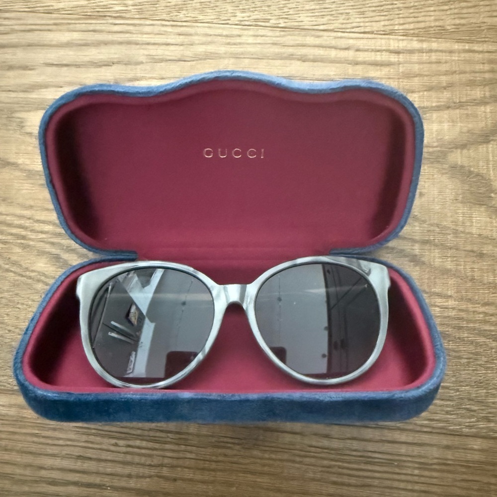 Gucci Silver Gray Cat eye Sunglasses with Velvet Case